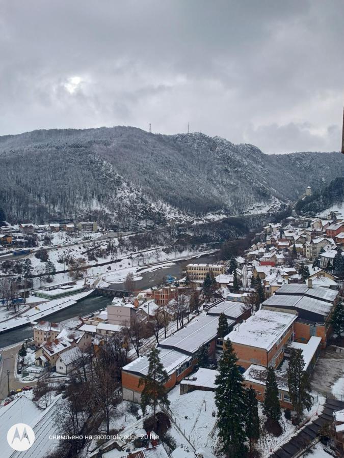 Stan Na Dan Im Apartamento Užice Exterior foto