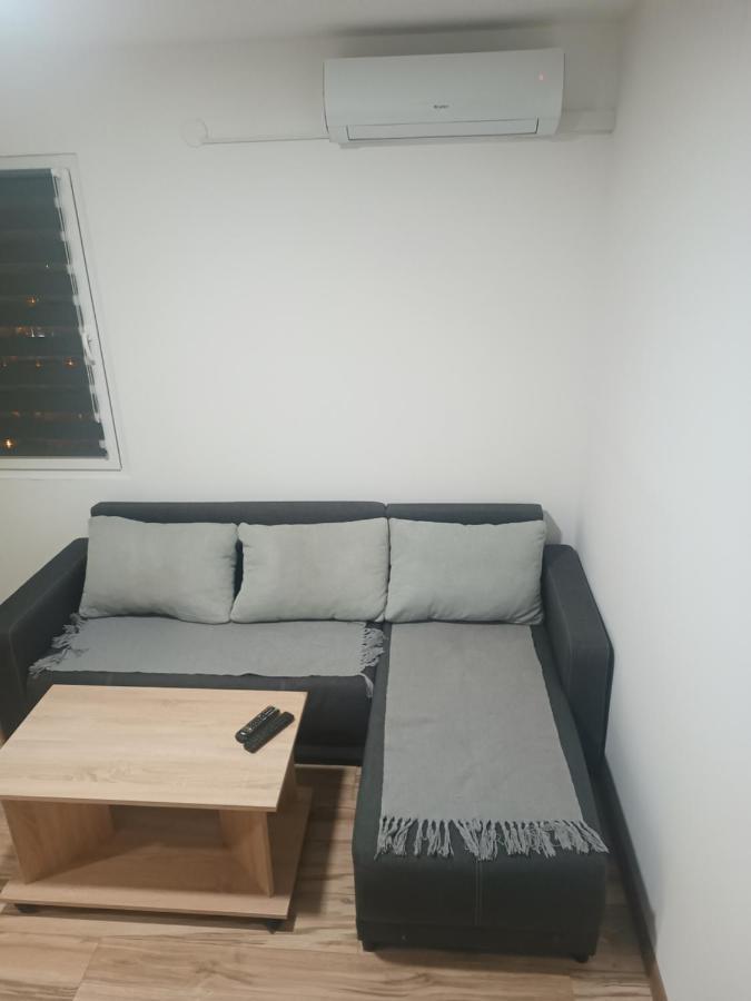 Stan Na Dan Im Apartamento Užice Exterior foto