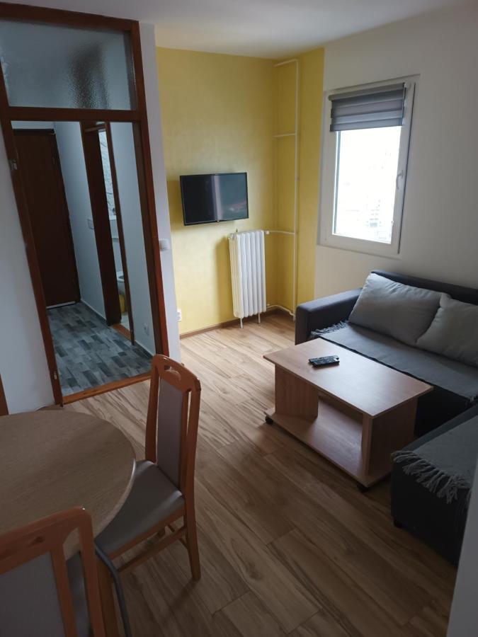 Stan Na Dan Im Apartamento Užice Exterior foto
