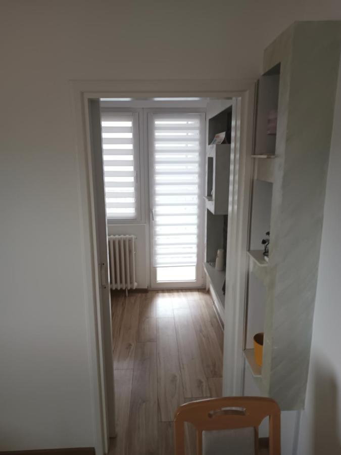 Stan Na Dan Im Apartamento Užice Exterior foto