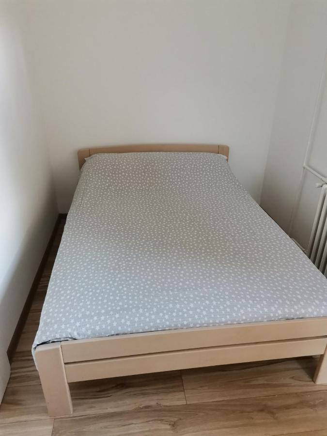 Stan Na Dan Im Apartamento Užice Exterior foto