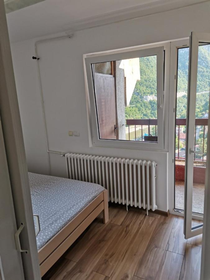Stan Na Dan Im Apartamento Užice Exterior foto