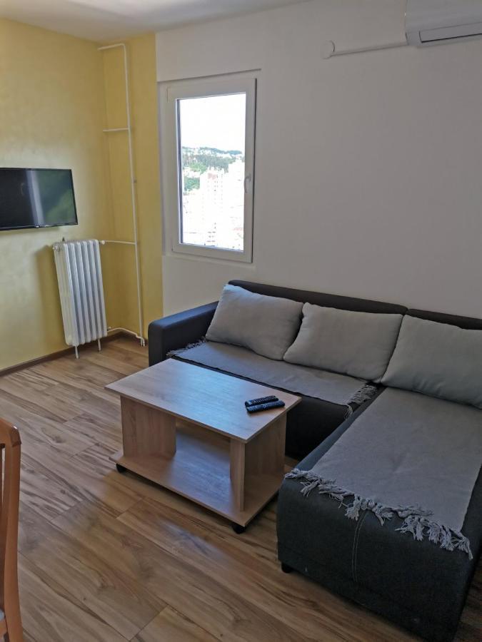 Stan Na Dan Im Apartamento Užice Exterior foto