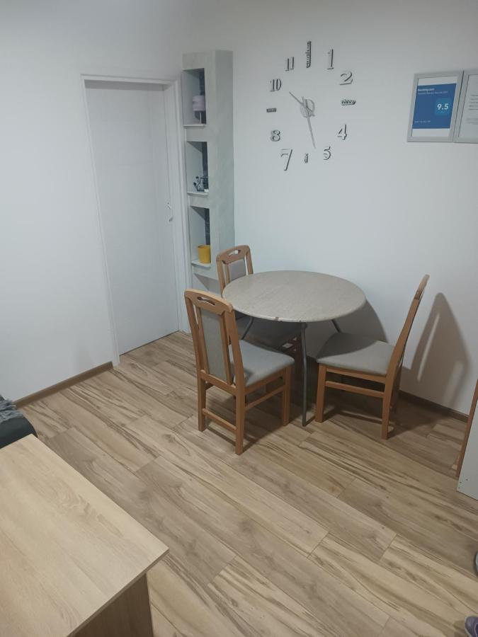 Stan Na Dan Im Apartamento Užice Exterior foto