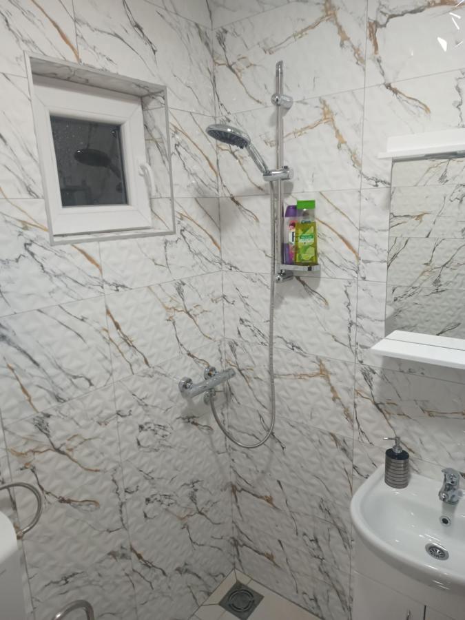 Stan Na Dan Im Apartamento Užice Exterior foto