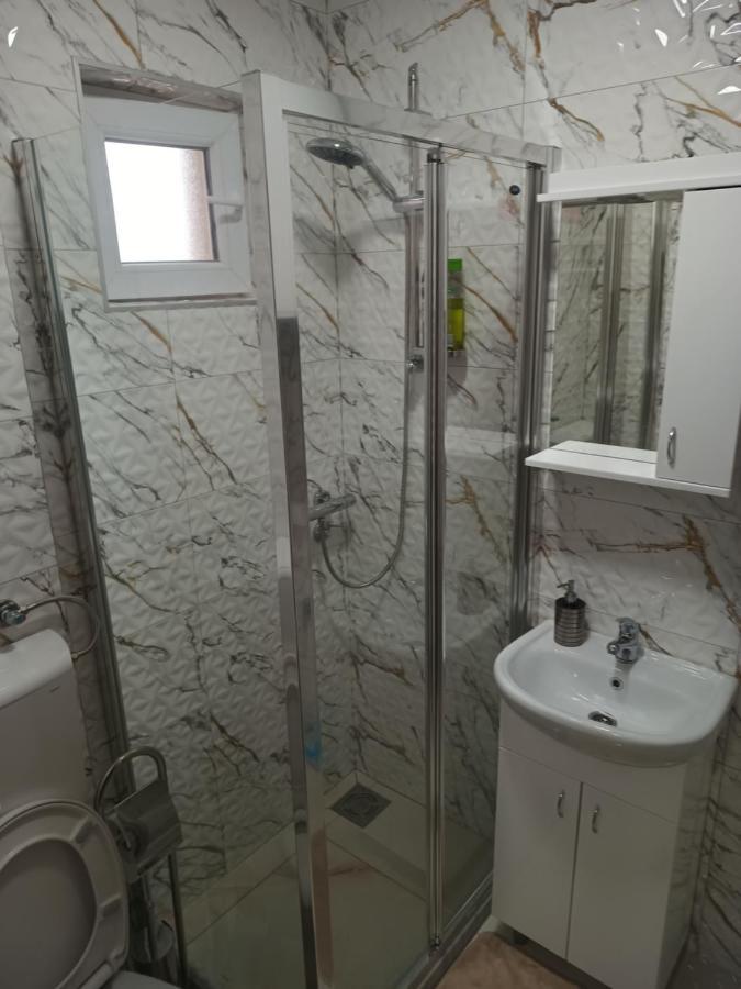 Stan Na Dan Im Apartamento Užice Exterior foto