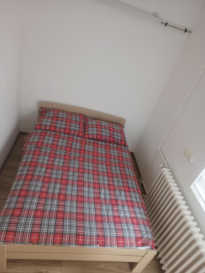 Stan Na Dan Im Apartamento Užice Exterior foto