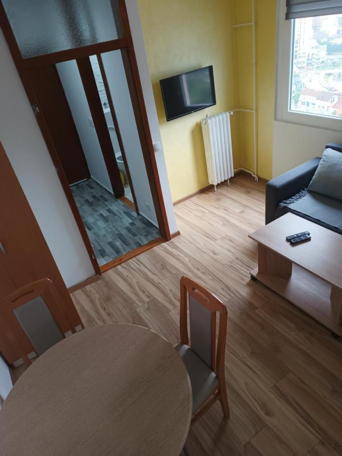 Stan Na Dan Im Apartamento Užice Exterior foto
