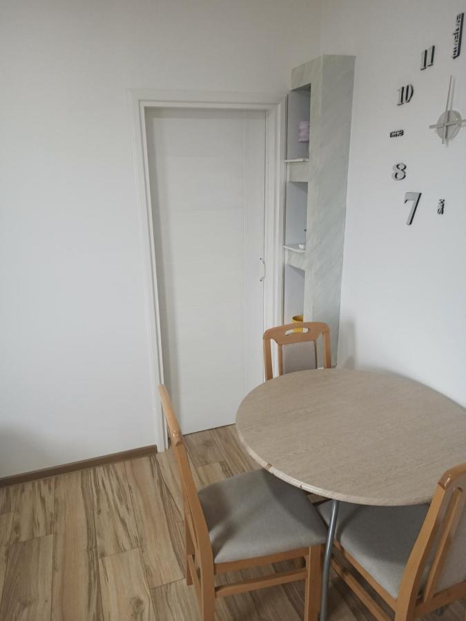 Stan Na Dan Im Apartamento Užice Exterior foto