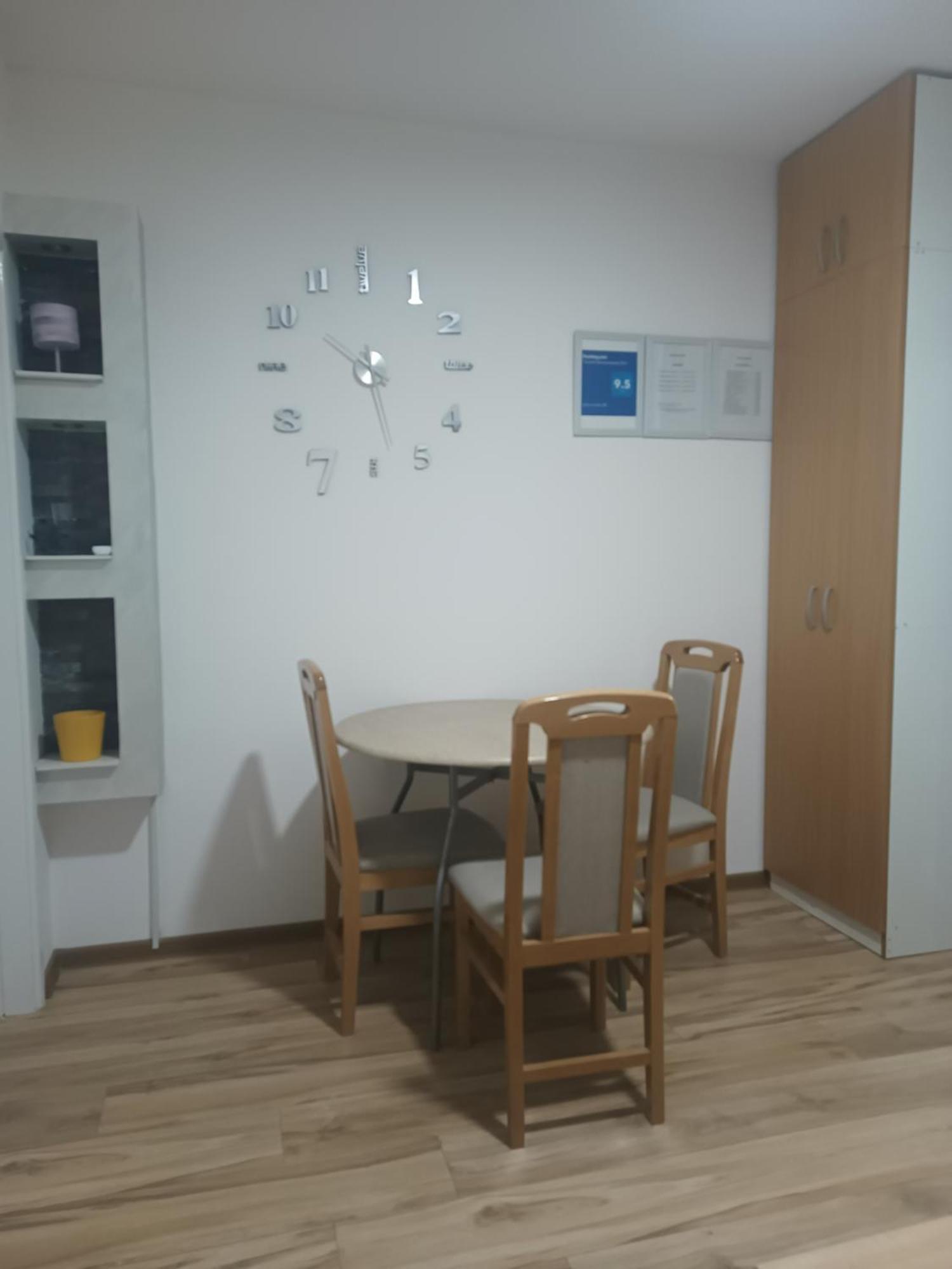 Stan Na Dan Im Apartamento Užice Quarto foto
