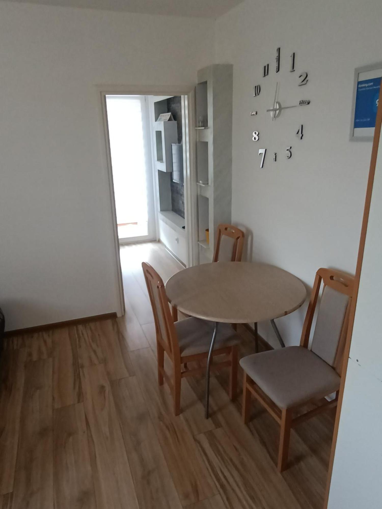 Stan Na Dan Im Apartamento Užice Exterior foto