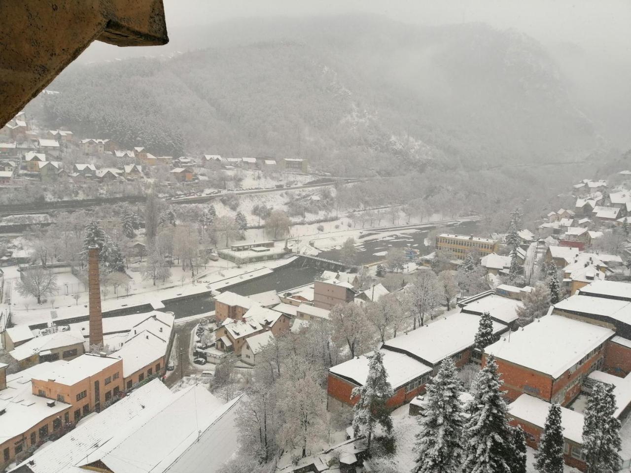 Stan Na Dan Im Apartamento Užice Exterior foto