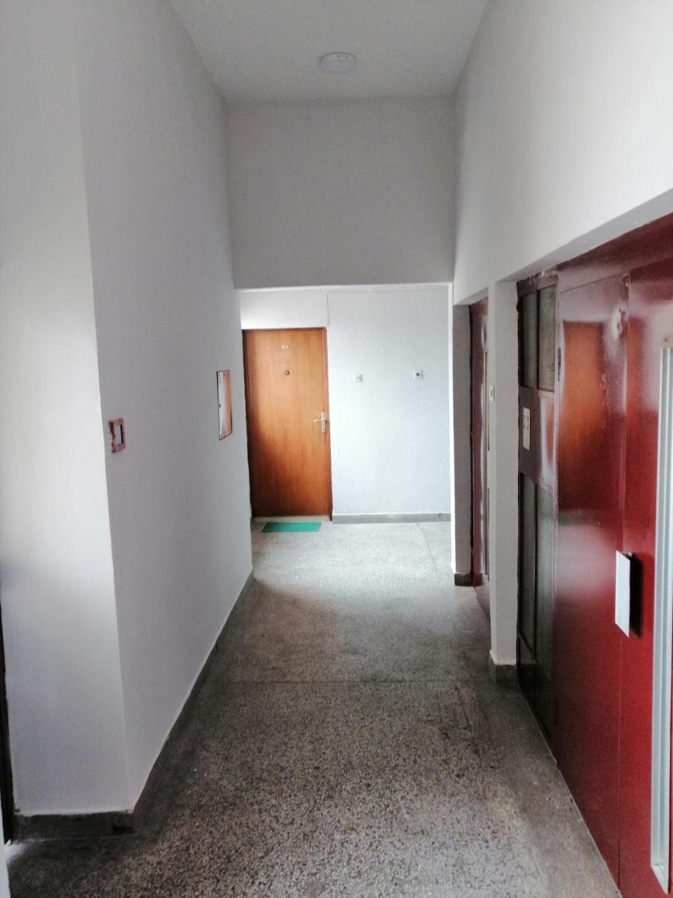 Stan Na Dan Im Apartamento Užice Exterior foto