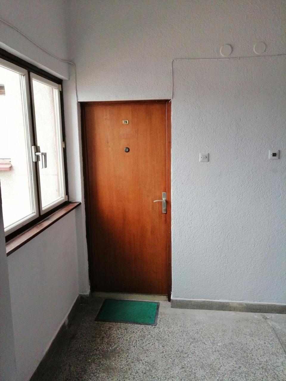 Stan Na Dan Im Apartamento Užice Exterior foto