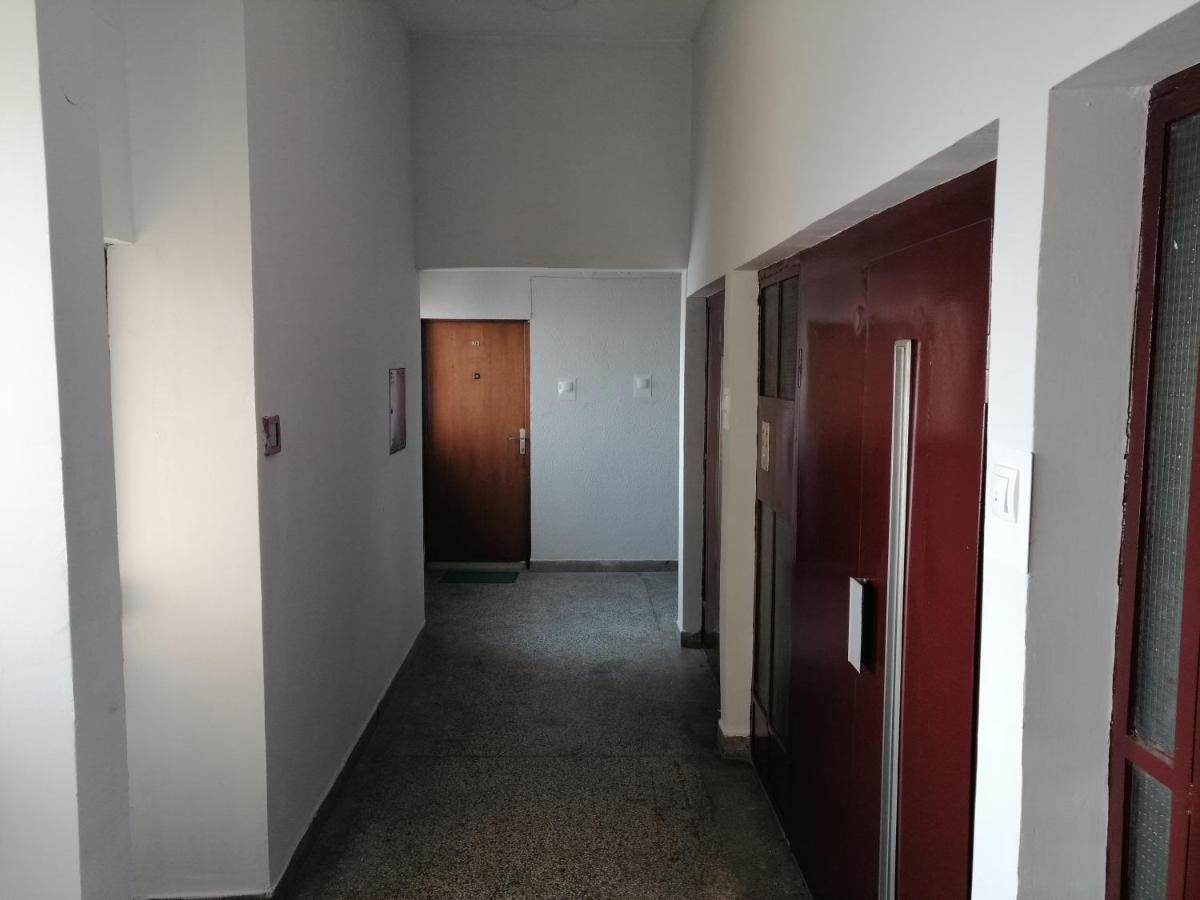 Stan Na Dan Im Apartamento Užice Exterior foto